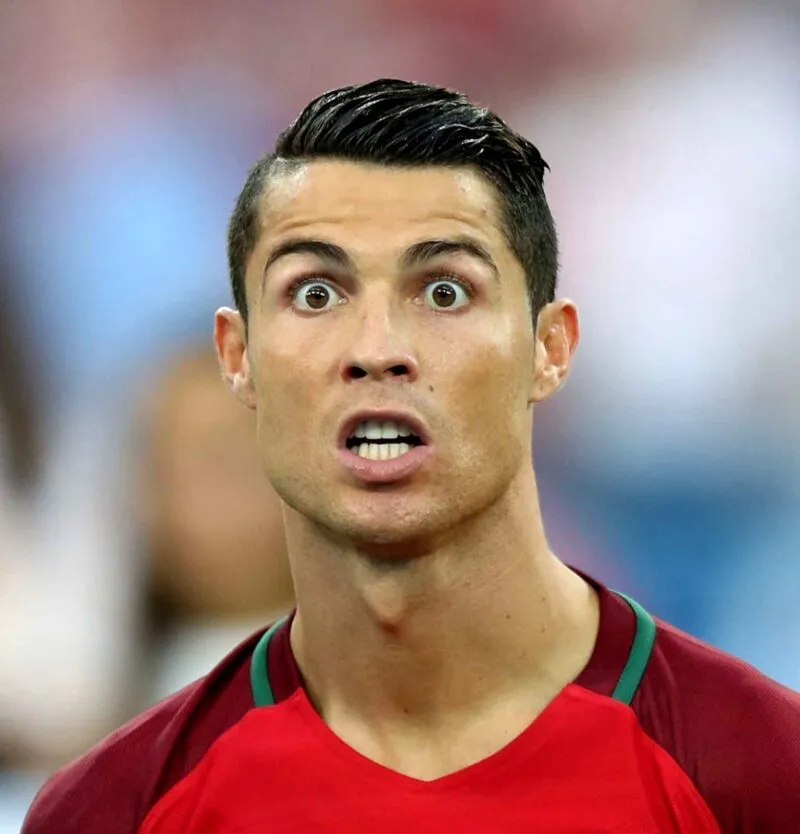 Bộ ảnh của siêu sao bóng đá meme Ronaldo khi gặp gỡ văn hóa meme