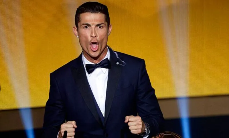 Bộ ảnh của siêu sao bóng đá meme Ronaldo khi gặp gỡ văn hóa meme