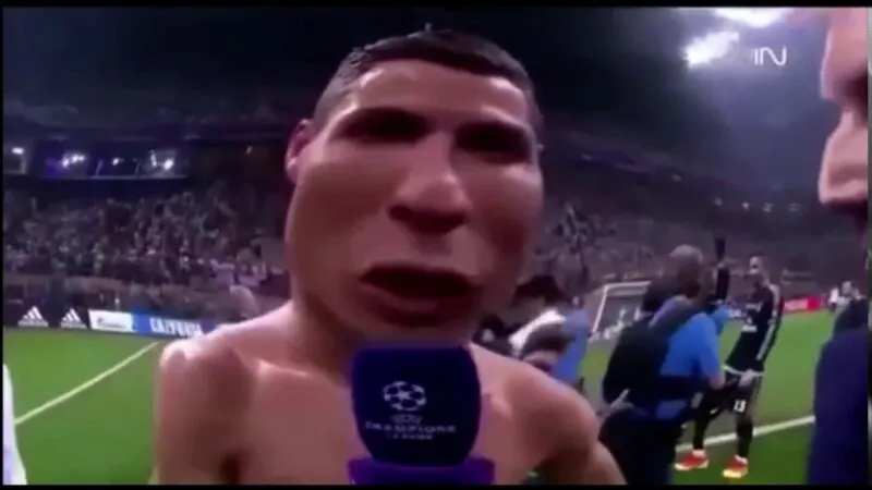 Bộ ảnh của siêu sao bóng đá meme Ronaldo khi gặp gỡ văn hóa meme