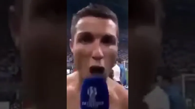 Bộ ảnh của siêu sao bóng đá meme Ronaldo khi gặp gỡ văn hóa meme