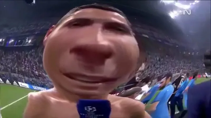 Bộ ảnh của siêu sao bóng đá meme Ronaldo khi gặp gỡ văn hóa meme