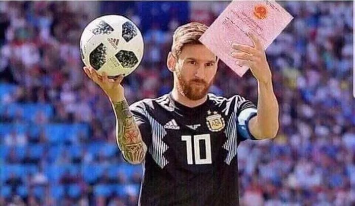 Những hình ảnh Messi meme bá đạo về bóng đá và cuộc sống