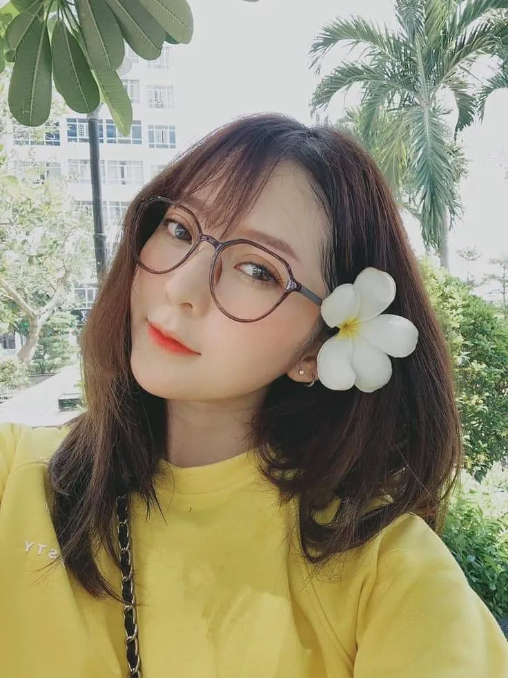 Top 99+ ảnh gái xinh tóc dài đeo kính siêu cute dễ thương