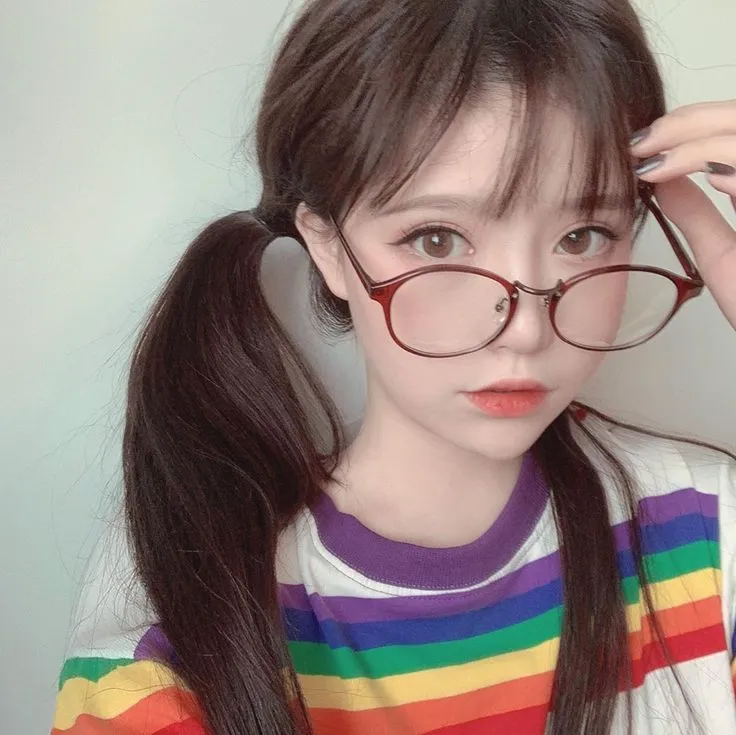 Top 99+ ảnh gái xinh tóc dài đeo kính siêu cute dễ thương