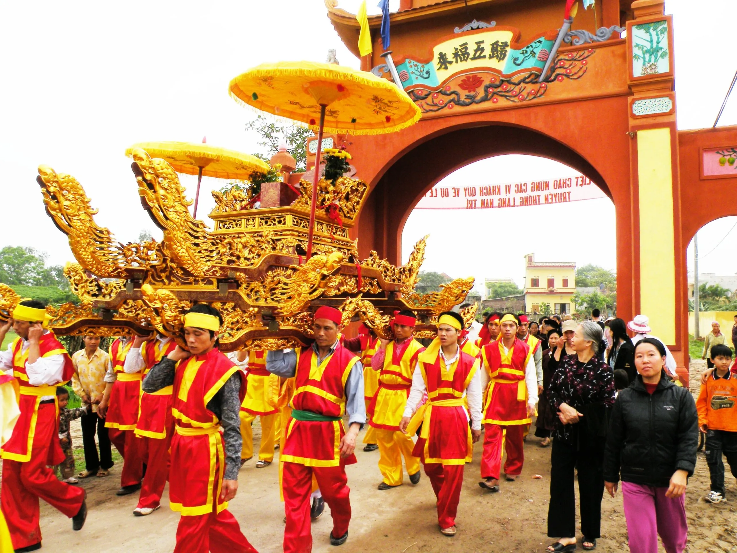 Trải nghiệm văn hóa độc đáo qua ảnh phong cảnh lễ hội truyền thống