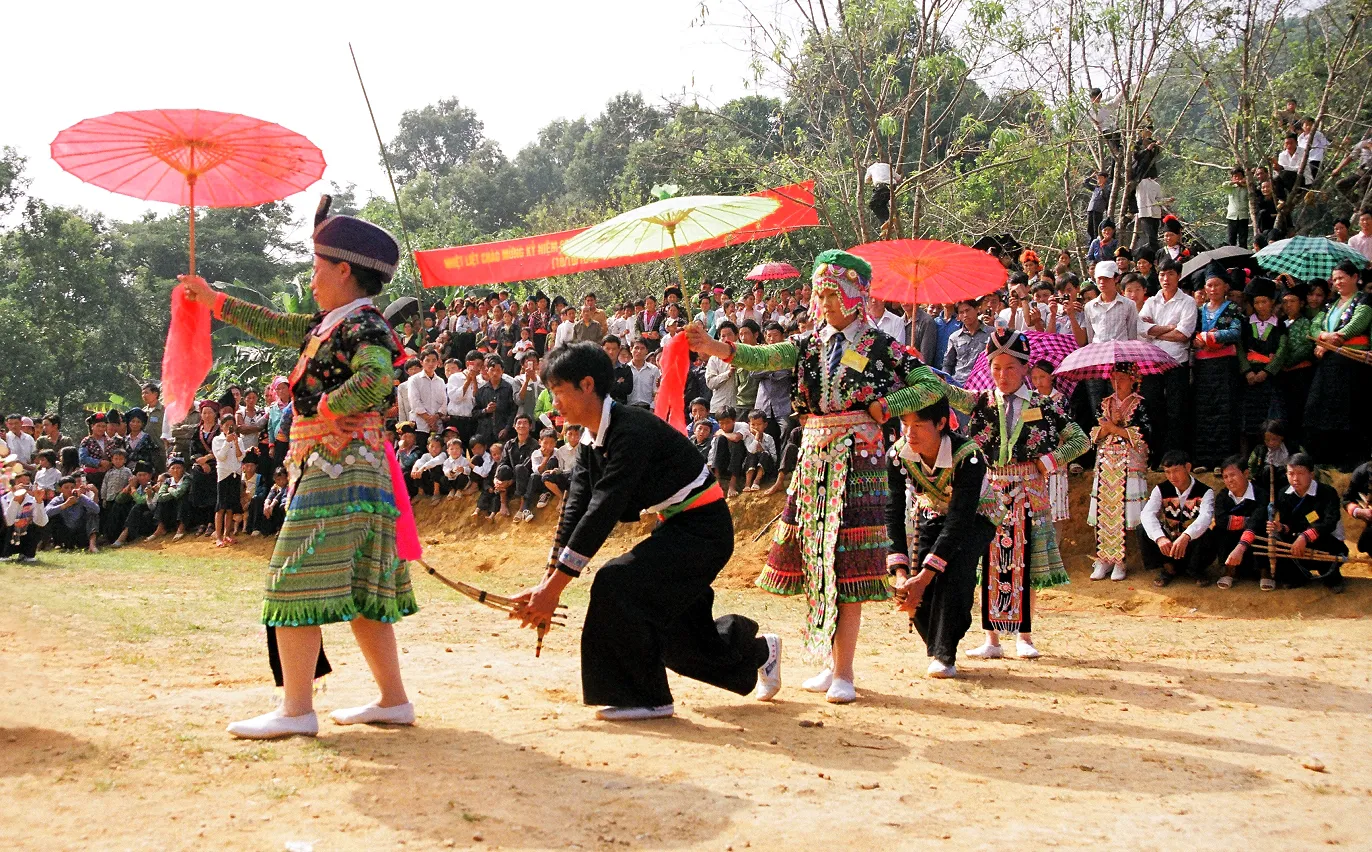 Trải nghiệm văn hóa độc đáo qua ảnh phong cảnh lễ hội truyền thống